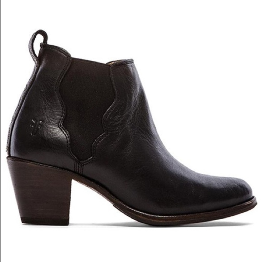 Frye Jackie Gore Stitching Scalloped Ankle Boots booties black 7.5 heeled
